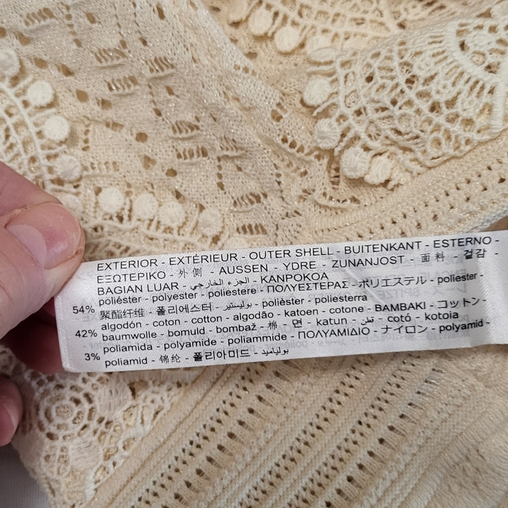 Elegant Cream Lace Blouse - Picture 7 of 12